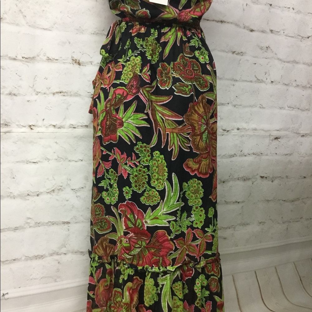 Dress - Picture 8 of 8